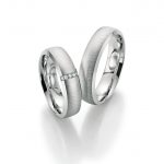 Fischer Trauringe Classics Weißgold bei Juwelier Solitaire Freiburg