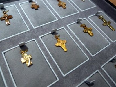 Ein Kreuz zur Kommunion oder Konfirmation