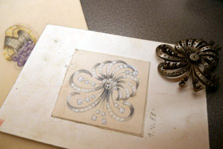 Schmuckentwurf 1958 mit Modell