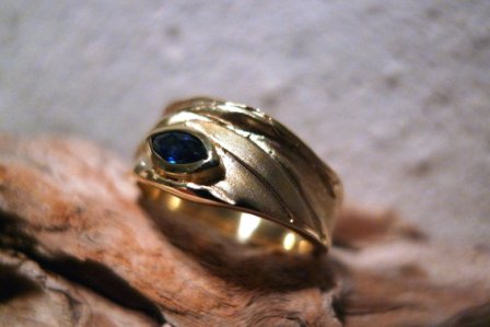 DL Ring Gelbgold blauer Saphir - Navette