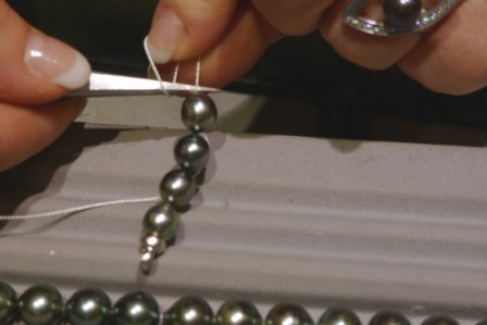 Tahitiperlenkette knuepfen b.