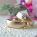 Juwelier Solitaire Freiburg -DL-Trauringe Apricot-Weißgold Brillant Handarbeit