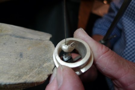 Dieter sägt den Gussstotzen ab