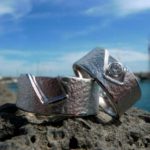 Strukturierte ARS-Trauringe Weißgold mit Brillant bei Juwelier Solitaire Freiburg