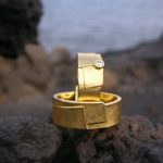 ARS Trauringe Gelbgold mit Brillant bei Juwelier Solitaire Freiburg