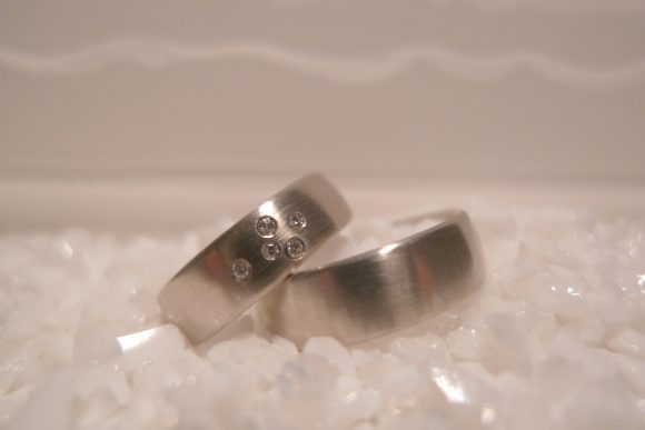 Trauringe Weißgold mit Brillanten - das Kreuz des Südens DL-Unikat..