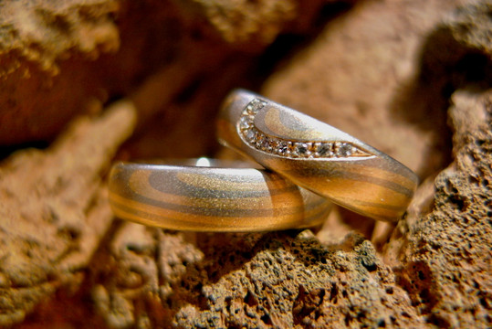 Fischer Trauringe Melange Weissgold mit Aprikot und Brillanten