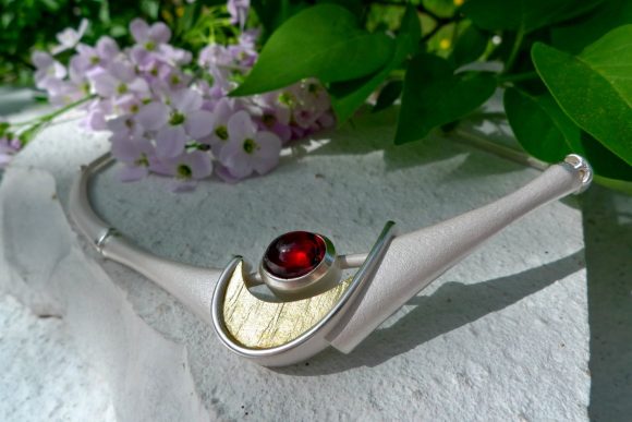 Granatcollier in Silber 925/- von Ars bei Juwelier Solitaire Freiburg